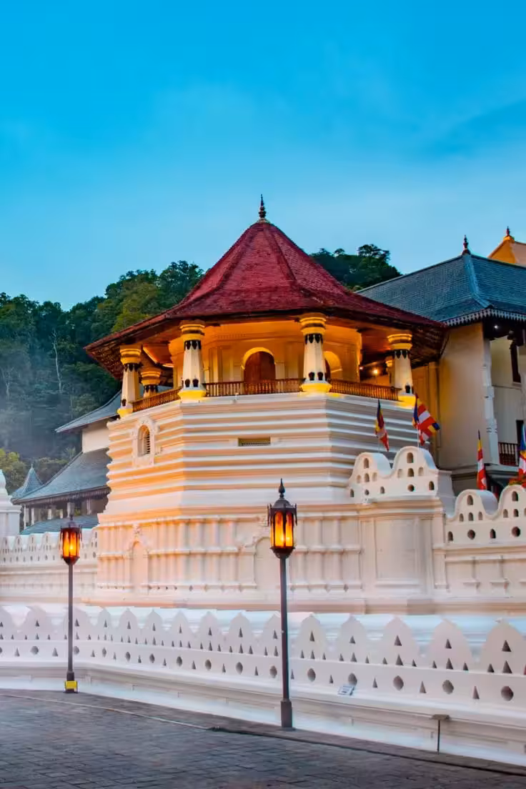 Temple of the Tooth, Kandy